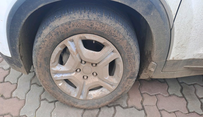 2020 KIA SONET HTX 1.5, Diesel, Manual, 1,32,629 km, tyre