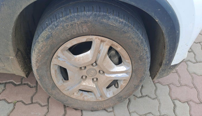 2020 KIA SONET HTX 1.5, Diesel, Manual, 1,32,629 km, tyre