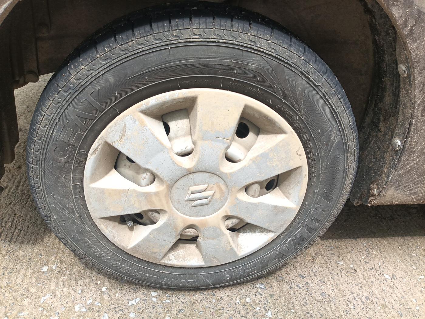 2013 Maruti Wagon R 1.0 LXI, Petrol, Manual, 89,750 km, tyre