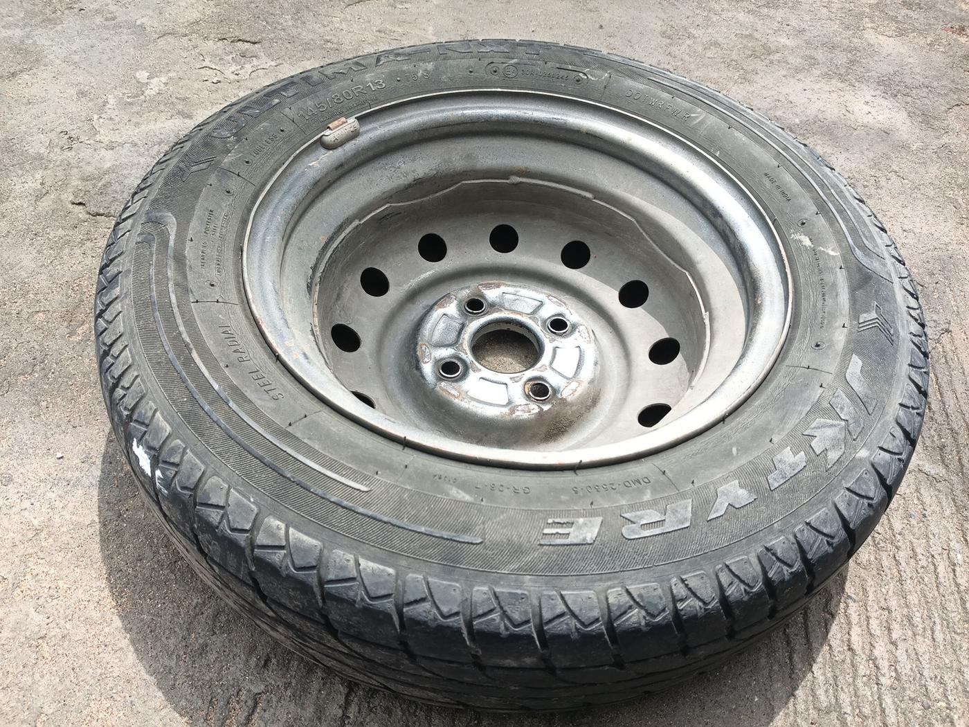 2013 Maruti Wagon R 1.0 LXI, Petrol, Manual, 89,750 km, tyre
