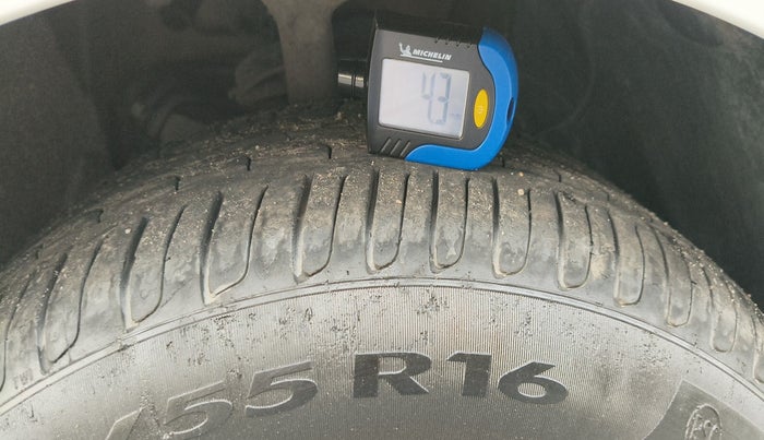 2013 Audi A4 2.0 TDI, Diesel, Automatic, 63,650 km, tyre