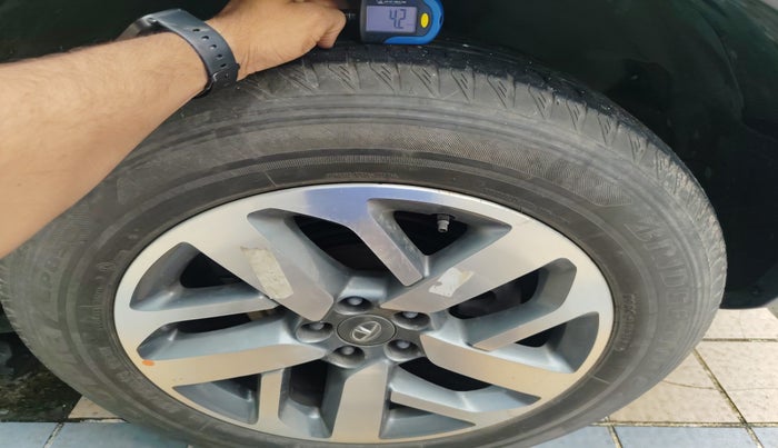 2021 Tata Safari XZ, Diesel, Manual, 27,355 km, tyre