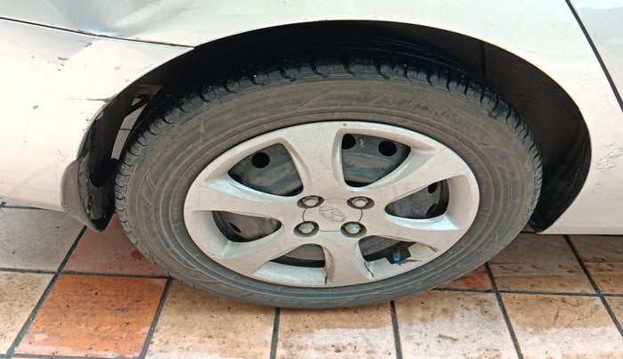2012 Hyundai Verna FLUIDIC 1.6 CRDI EX, Diesel, Manual, 1,32,131 km, tyre
