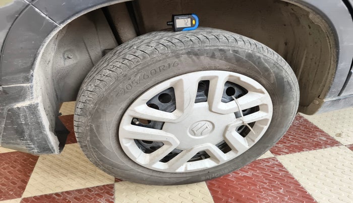 2020 Maruti Vitara Brezza VXI, Petrol, Manual, 95,337 km, tyre