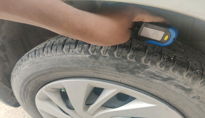 2021 Maruti Ertiga VXI AT SHVS, Petrol, Automatic, 74,220 km, tyre