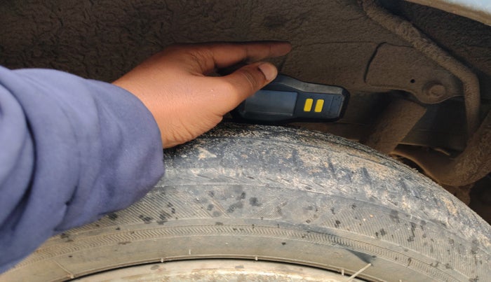 2014 Maruti Wagon R 1.0 LXI CNG, Petrol, Manual, 75,275 km, tyre