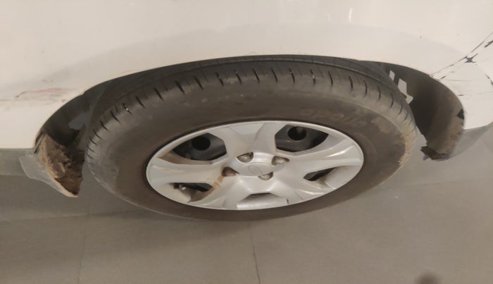2013 Ford Ecosport TREND 1.5L DIESEL, Diesel, Manual, 1,05,754 km, tyre
