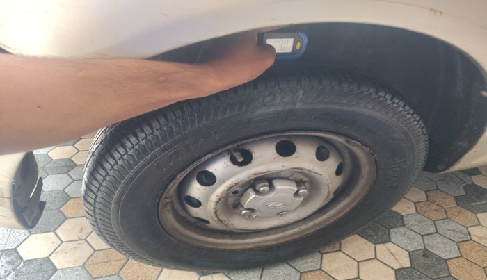 2006 Hyundai Getz GLE, Petrol, Manual, 7,74,113 km, tyre