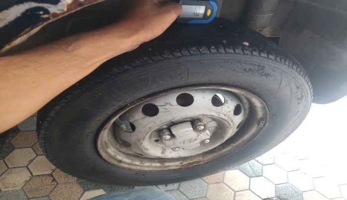 2006 Hyundai Getz GLE, Petrol, Manual, 7,74,113 km, tyre
