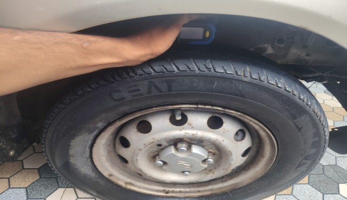 2006 Hyundai Getz GLE, Petrol, Manual, 7,74,113 km, tyre