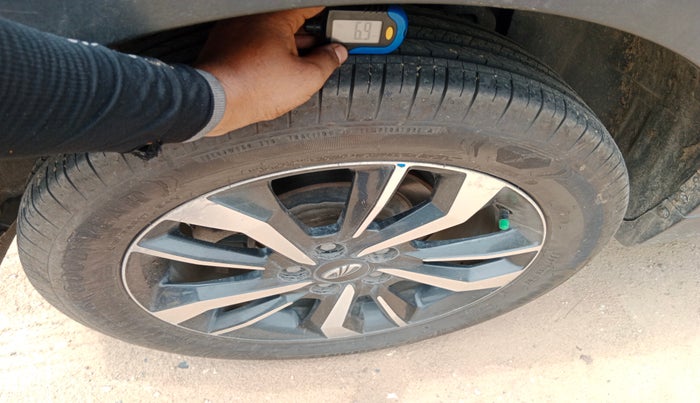 2019 Mahindra XUV300 W8 (O) 1.5 DIESEL, Diesel, Manual, 1,25,000 km, tyre