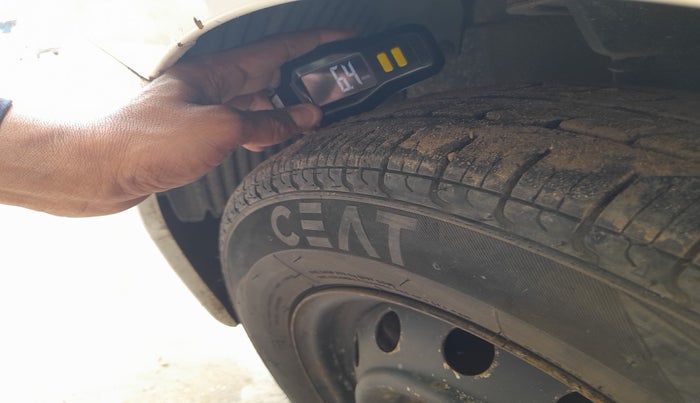 2012 Hyundai Eon ERA +, Petrol, Manual, 1,09,555 km, tyre