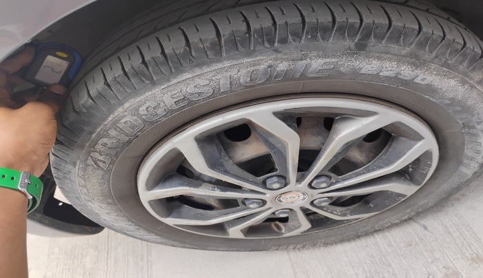 2011 Hyundai i20 MAGNA 1.2, Petrol, Manual, 64,406 km, tyre