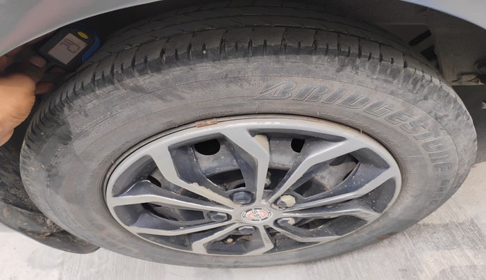 2011 Hyundai i20 MAGNA 1.2, Petrol, Manual, 64,406 km, tyre