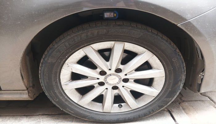 2014 Mercedes Benz B Class B180, Diesel, Automatic, 68,788 km, tyre