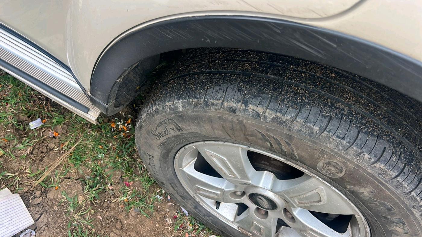 2012 Mahindra XUV500 W8, Diesel, Manual, 1,81,999 km, tyre