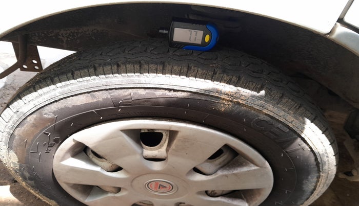 2010 Maruti Eeco 7 STR, Petrol, Manual, 1,38,235 km, tyre