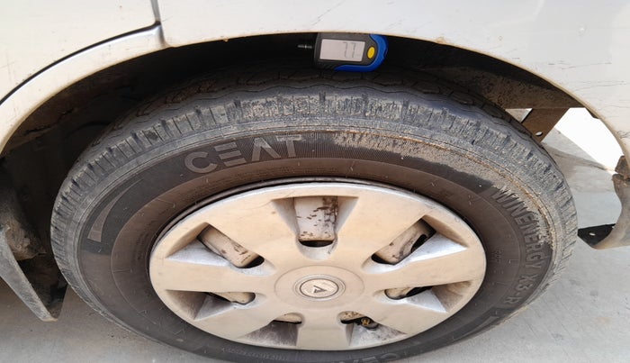 2010 Maruti Eeco 7 STR, Petrol, Manual, 1,38,235 km, tyre
