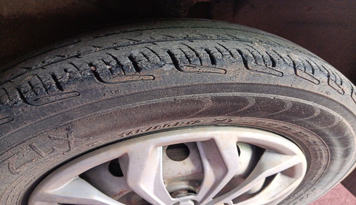2010 Maruti Alto LXI, Petrol, Manual, 1,29,088 km, tyre