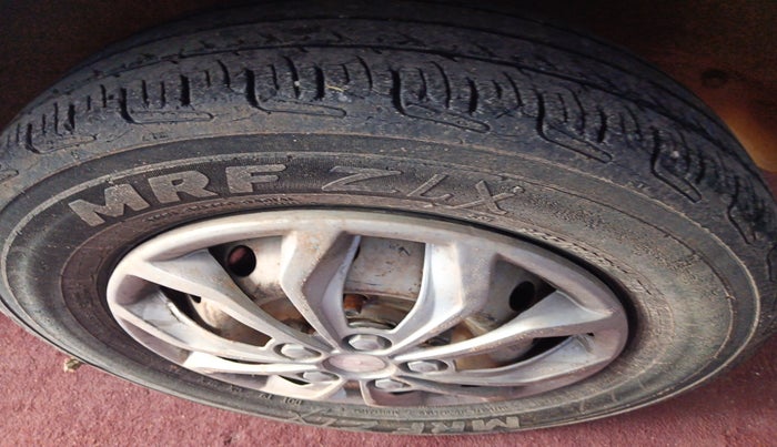 2010 Maruti Alto LXI, Petrol, Manual, 1,29,088 km, tyre