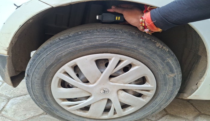 2013 Maruti Swift VDI, Diesel, Manual, 88,040 km, tyre
