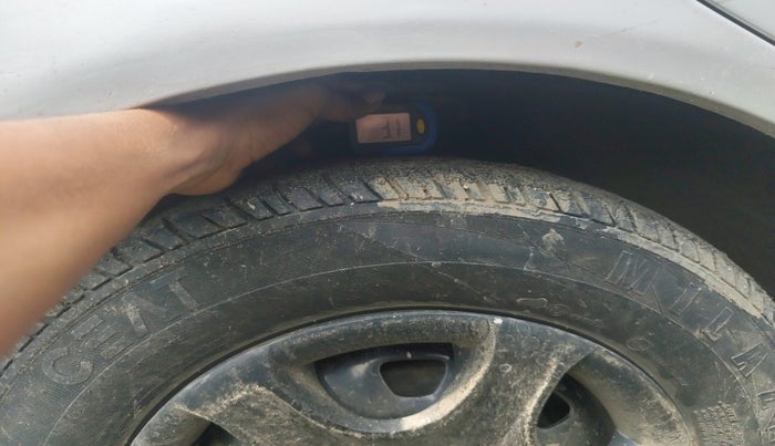 2010 Hyundai Accent GLE, Petrol, Manual, 86,229 km, tyre