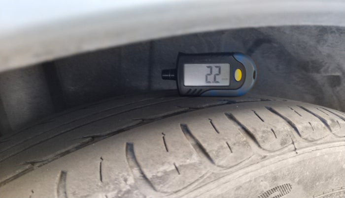 2011 Maruti SX4 ZXI, Petrol, Manual, 57,073 km, tyre