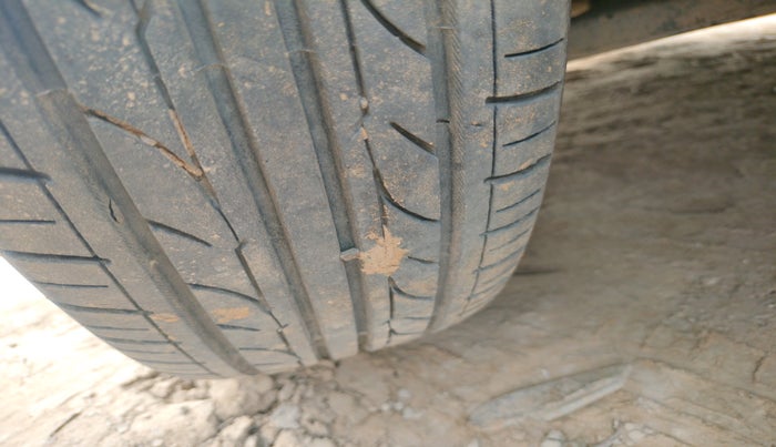 2013 Hyundai Grand i10 SPORTZ 1.1 CRDI, Diesel, Manual, 1,17,250 km, tyre