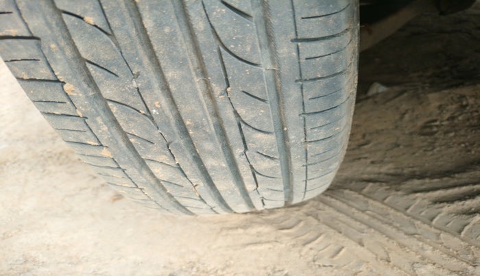 2013 Hyundai Grand i10 SPORTZ 1.1 CRDI, Diesel, Manual, 1,17,250 km, tyre