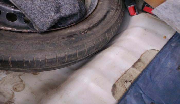 2013 Hyundai Grand i10 SPORTZ 1.1 CRDI, Diesel, Manual, 1,17,250 km, tyre