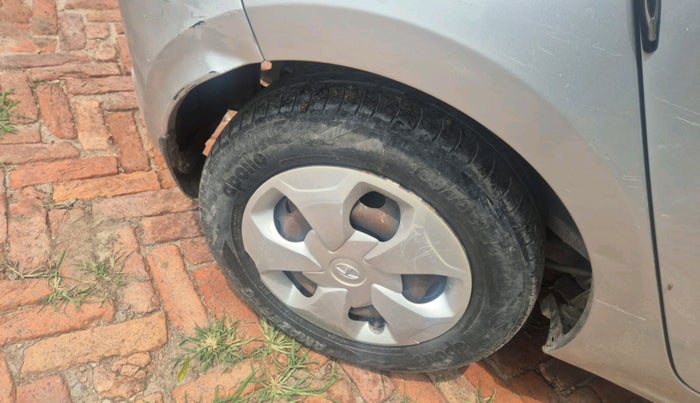 2018 Tata Tiago XTA PETROL, Petrol, Automatic, 1,10,389 km, tyre