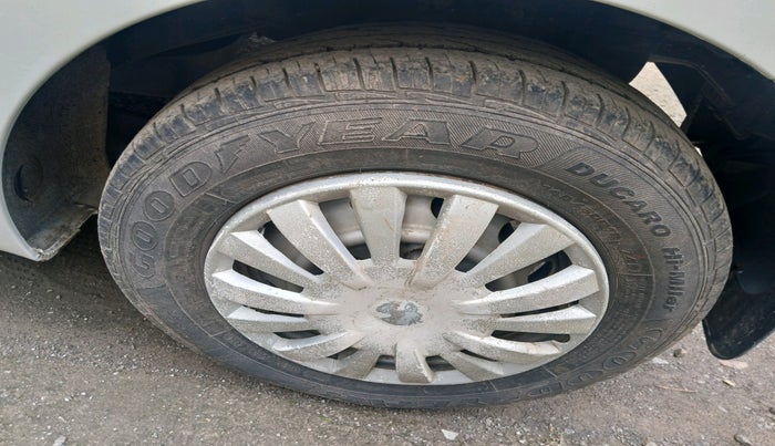 2012 Hyundai Eon ERA, Petrol, Manual, 7,201 km, tyre