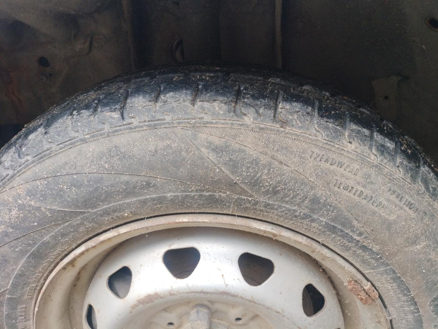 2013 Tata Indica V2 LS DIESEL, Diesel, Manual, 1,34,844 km, tyre