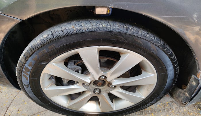2012 Hyundai Verna FLUIDIC 1.6 CRDI SX OPT, Diesel, Manual, 2,27,176 km, tyre
