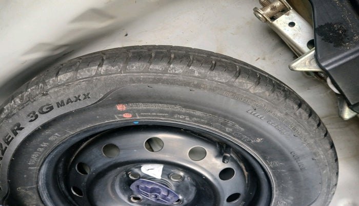 2019 Maruti Dzire VXI, Petrol, Manual, 49,259 km, tyre