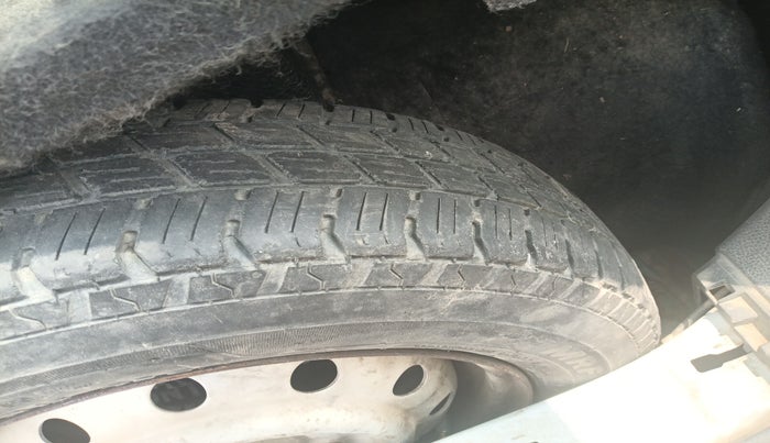 2011 Maruti Wagon R 1.0 LXI, Petrol, Manual, 1,53,660 km, tyre