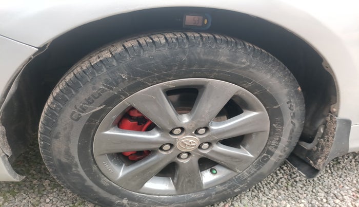 2011 Toyota Corolla Altis G DIESEL, Diesel, Manual, 1,35,594 km, tyre