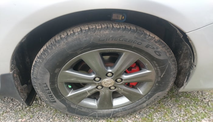 2011 Toyota Corolla Altis G DIESEL, Diesel, Manual, 1,35,594 km, tyre