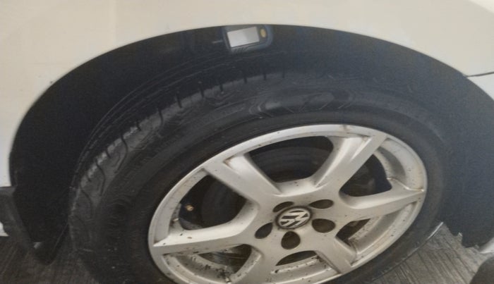 2012 Volkswagen Vento HIGHLINE PETROL AT, Petrol, Automatic, 55,857 km, tyre