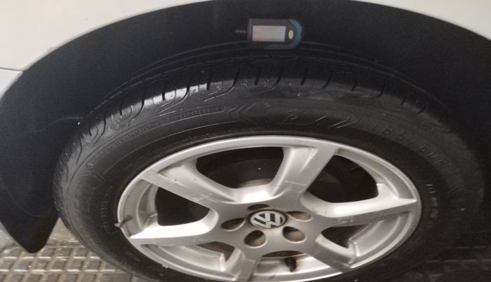 2012 Volkswagen Vento HIGHLINE PETROL AT, Petrol, Automatic, 55,857 km, tyre