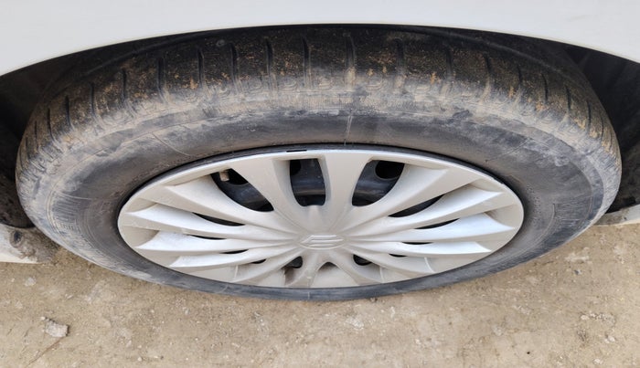 2016 Maruti Ciaz VDI+ SHVS, Diesel, Manual, 81,760 km, tyre