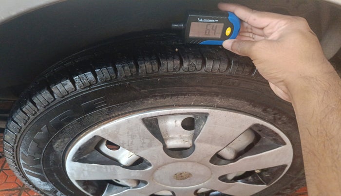 2017 Maruti Wagon R 1.0 LXI CNG, Petrol, Manual, 68,287 km, tyre