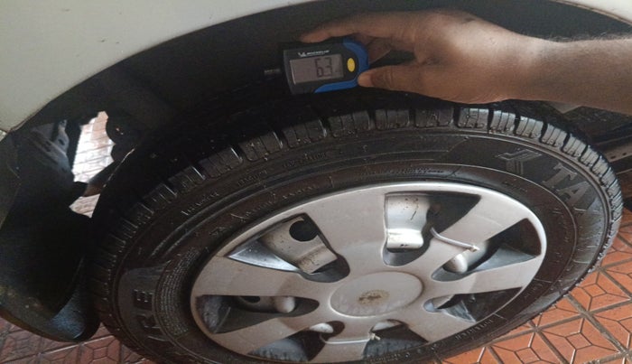 2017 Maruti Wagon R 1.0 LXI CNG, Petrol, Manual, 68,287 km, tyre
