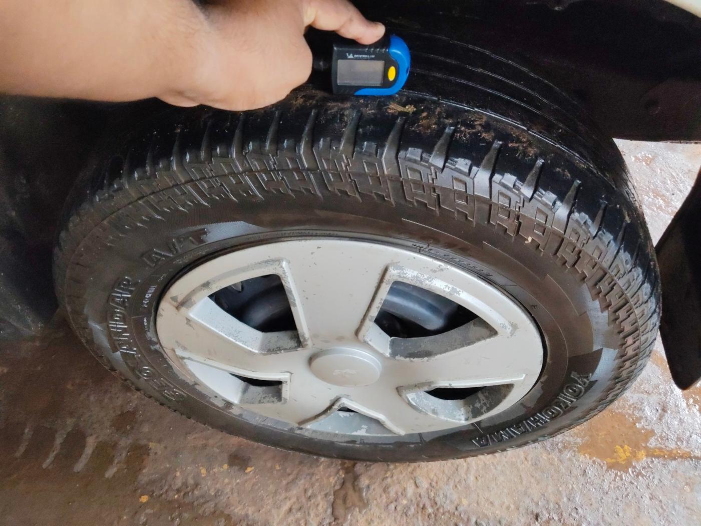 2017 Mahindra Scorpio S7, Diesel, Manual, 1,63,106 km, tyre