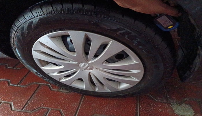 2014 Maruti Ertiga VXI, Petrol, Manual, 42,389 km, tyre