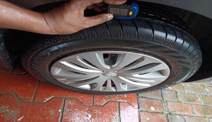 2014 Maruti Ertiga VXI, Petrol, Manual, 42,389 km, tyre