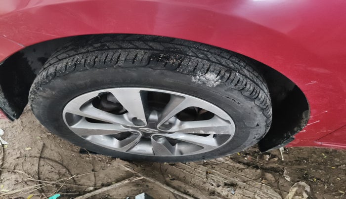2014 Hyundai Elite i20 ASTA 1.2, Petrol, Manual, 1,19,246 km, tyre