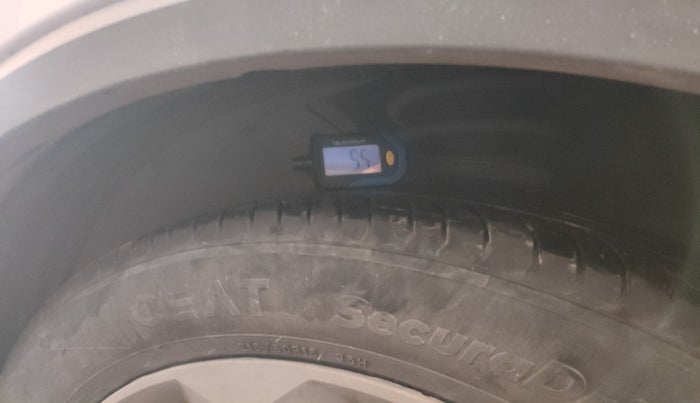 2024 MG ASTOR Sprint 1.5 MT (Ivory), Petrol, Manual, 36,072 km, tyre