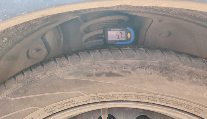 2024 MG ASTOR Sprint 1.5 MT (Ivory), Petrol, Manual, 36,072 km, tyre