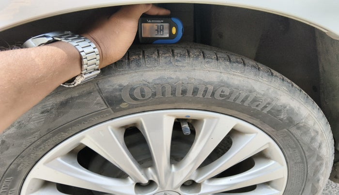 2016 Maruti Ciaz ZXI, Petrol, Manual, 1,56,972 km, tyre